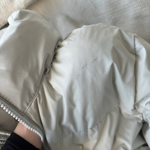 Aritzia TNA the Mega Puff Short Jacket - Picture 13 of 14